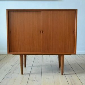 Bufet Ruang Tamu Minimalis Cadovius