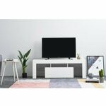 Meja TV Di Kamar Tidur Kazmierski