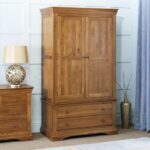 Lemari Pakaian Jati 2 Pintu French Louis