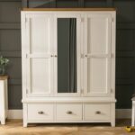 Lemari Pakaian Modern 3 Pintu Cheshire Cream