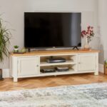 Meja TV Kayu Terbaru Cotswold Cream