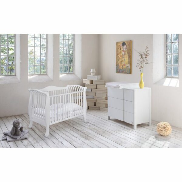 Set Tempat Tidur Bayi Klasik Putih