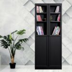 Lemari Buku Kayu Klasik Chic