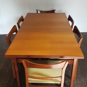 Meja Makan Set Minimalis Stunning