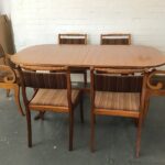 Set Meja Makan Modern Intosh