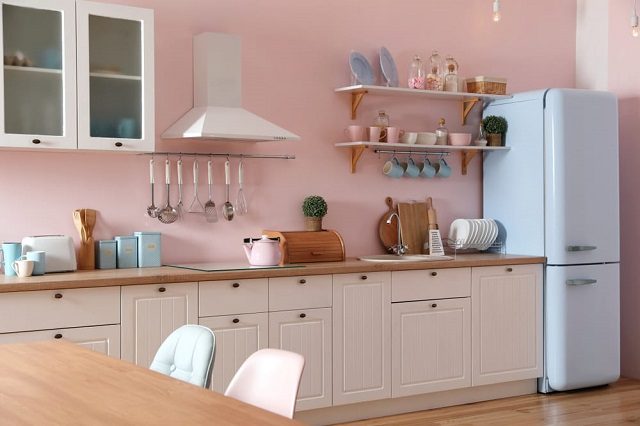 Kombinasi cat tembok warna pink untuk dapur