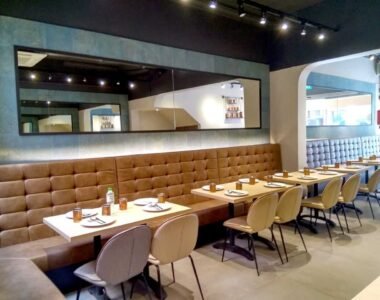 Memilih Kursi Cafe yang Nyaman dan Menarik
