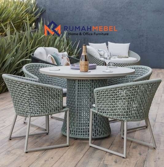 Set Meja Makan & Kursi Teras Outdoor Rotan Sintetis Premium