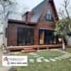 Kabin Kayu Modern Eksklusif: Paduan Desain A-Frame dan Flat Roof dengan Balkon Atas