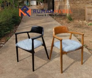 Kursi Cafe Kayu Solid Modern Scandia Sandaran Tangan Minimalis