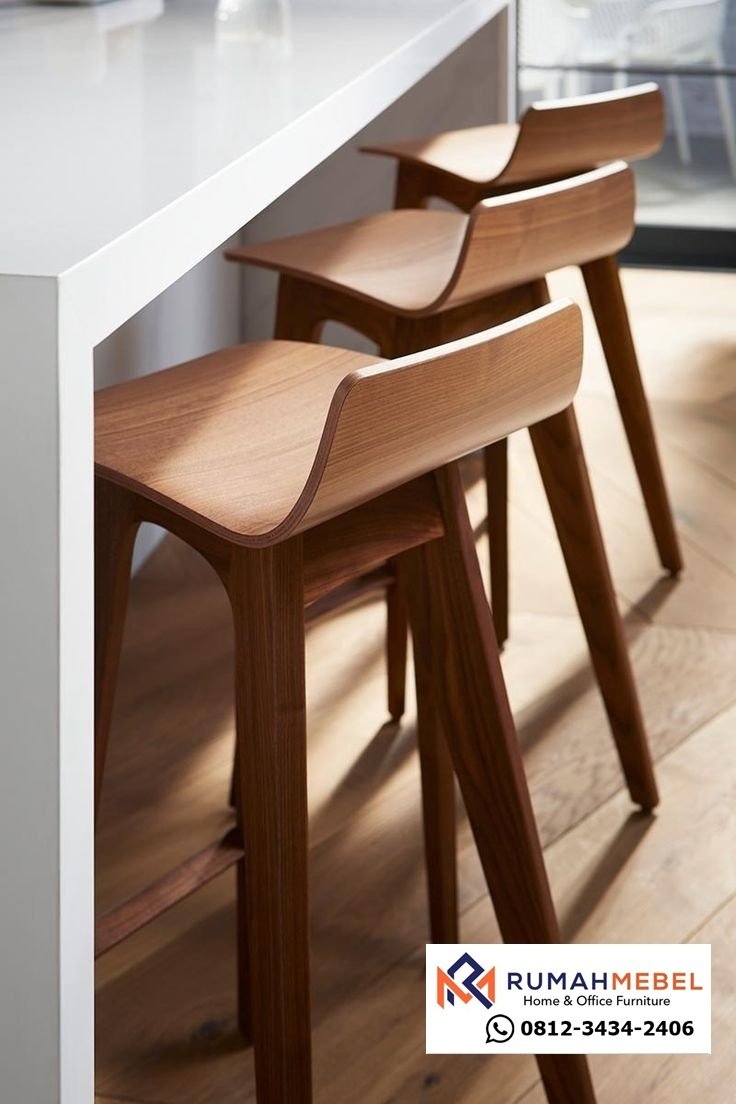 Stool Kursi Bar Café Kayu Jati Sandaran Melengkung – Furniture Cafe/Restoran Kualitas Ekspor