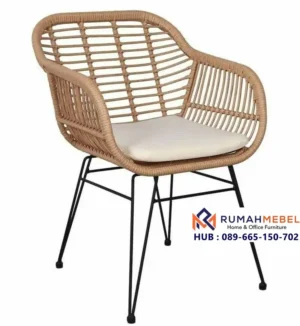 Kursi Rotan Sintetis Kaki Besi Industrial