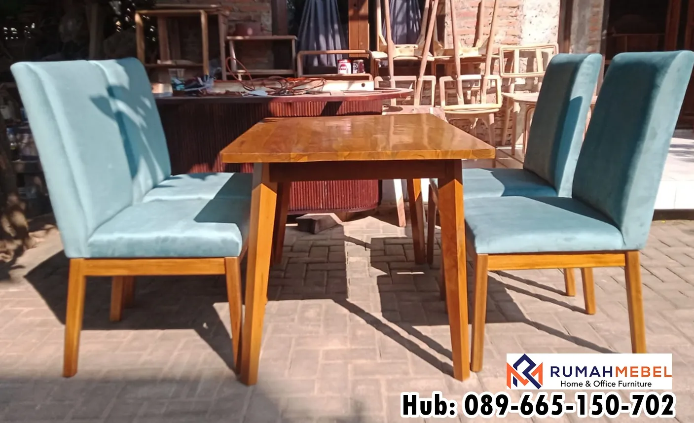 Meja Makan 4 Kursi Berkualitas